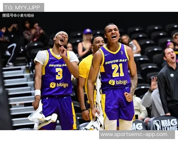 韦尔稳定表现再获两双15投7中罚球全中贡献20分14篮板外加1断1帽